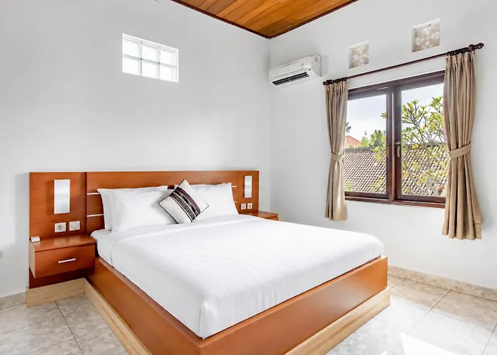Rumah Akira 4* 塞米亚克